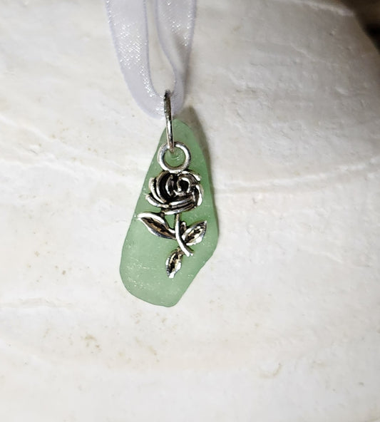 Sweet Rose Charm