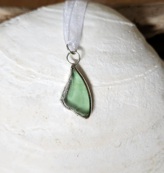 Small Sea-green Suncatcher